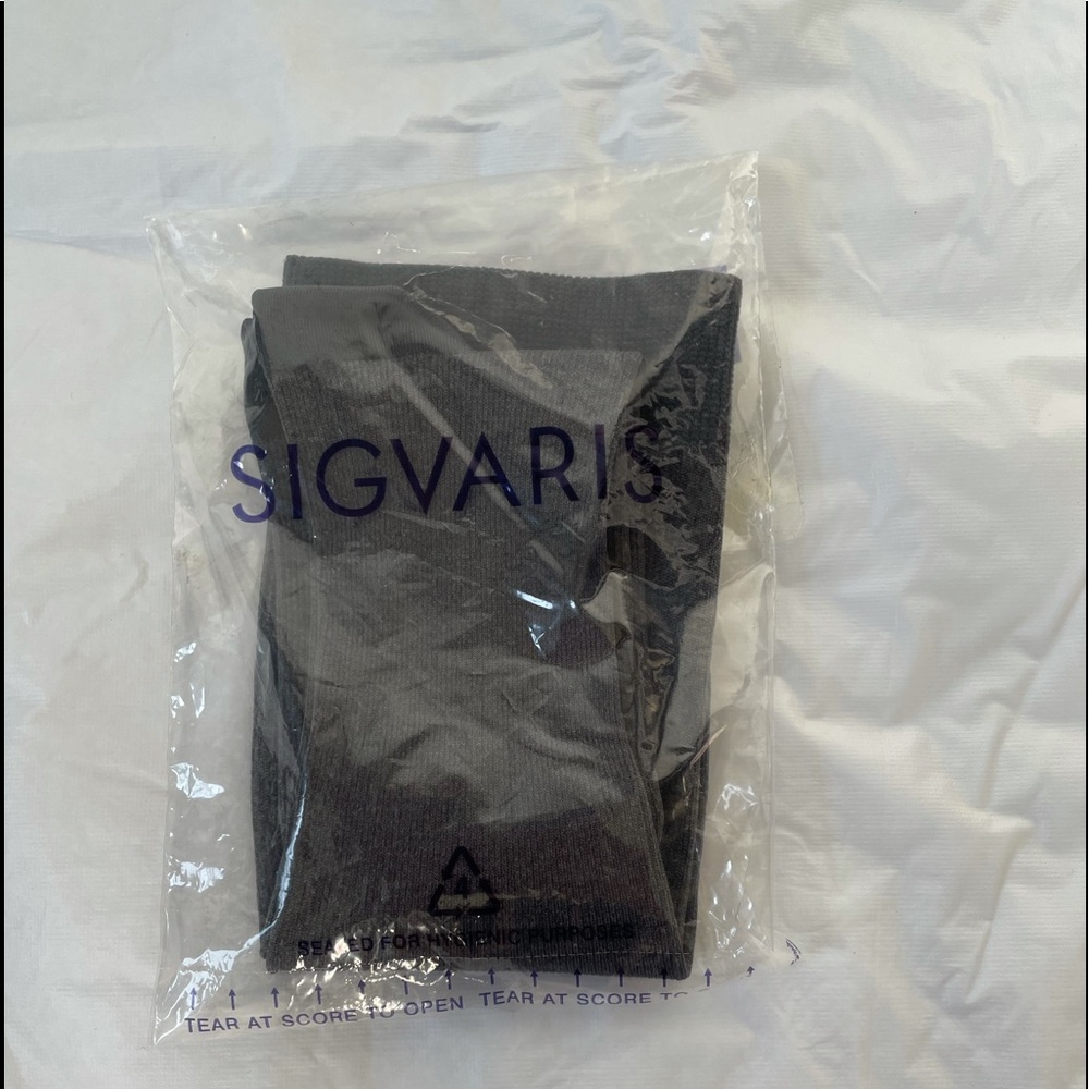 SIGVARIS Compression Socks Color Gray Size 7 1/2-10” NWT
